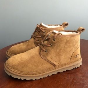 Women’s Neumel Short Chestnut Ugg Boots